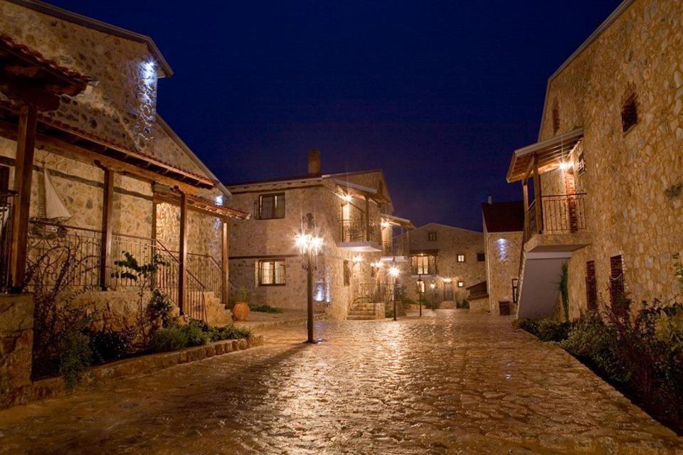 Pleiades Hotel Florina Eksteriør billede